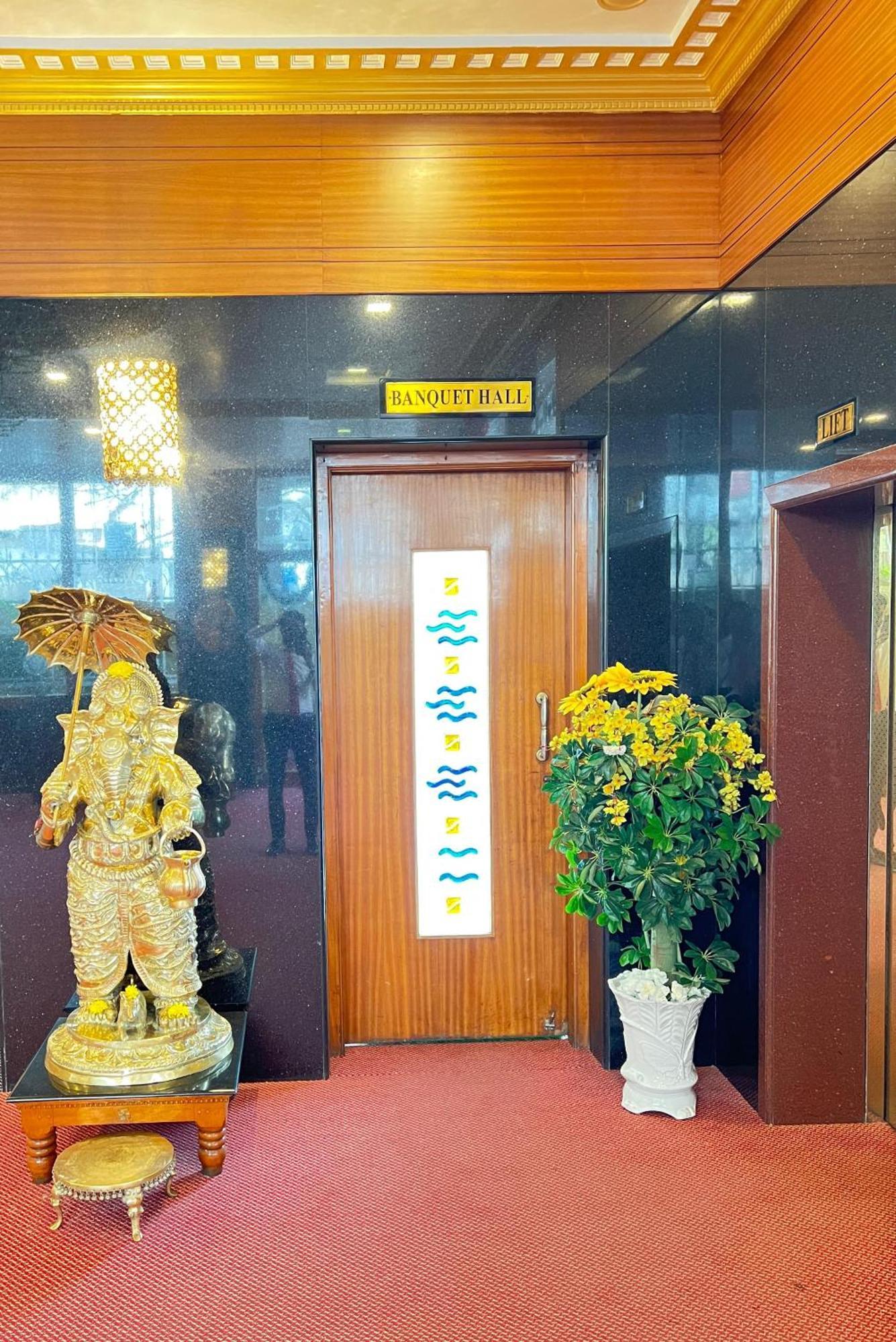 The Grand Krishna Rooms Bangalore Bagian luar foto